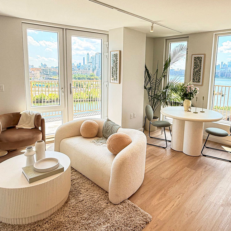 Soft Curves, City Views, and Everyday Ease